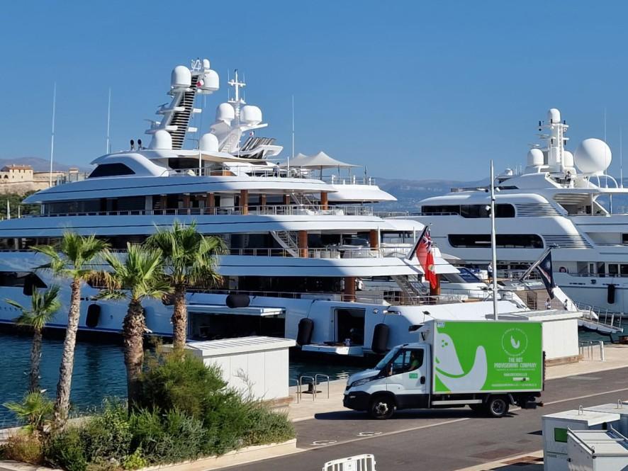 Yacht Provisions in Antigua | Green Chilli Explore the best yacht provisions in Antigua with Green Chilli. Use our fresh ingredients to ensure a delightful dining experience.