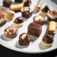 ASSORTED MIGNARDISE PASQUIER "BLACK AND WHITE"