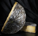 [030V] COW CHEESE TOMME DE LA CROIX LUCAS